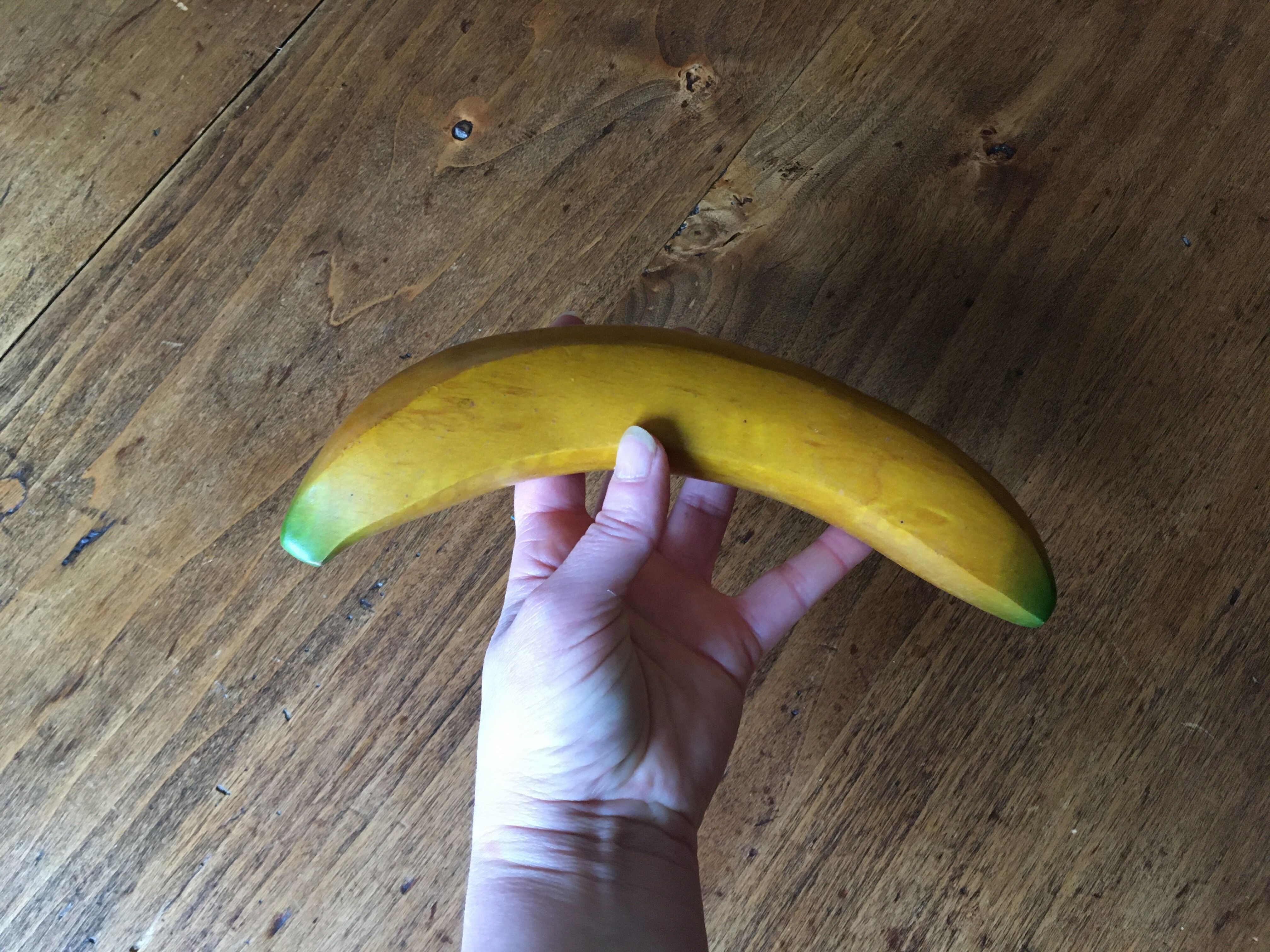 4 decorative wooden fruits