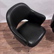 Fauteuils Conférence d’Eero Saarinen pour Knoll