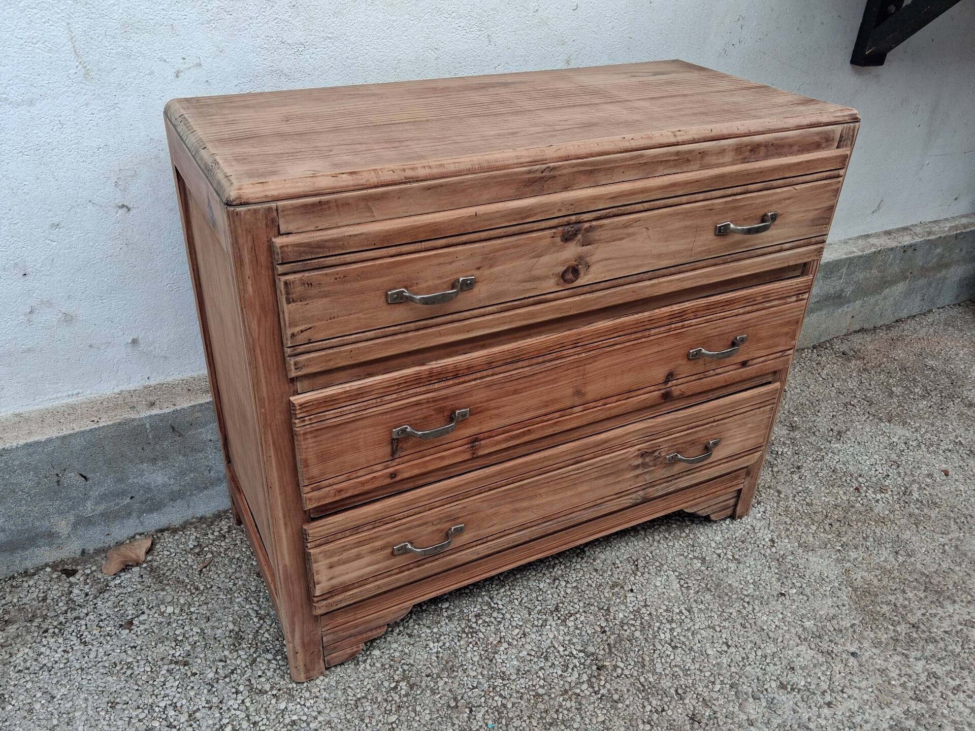 Art Deco chest of drawers