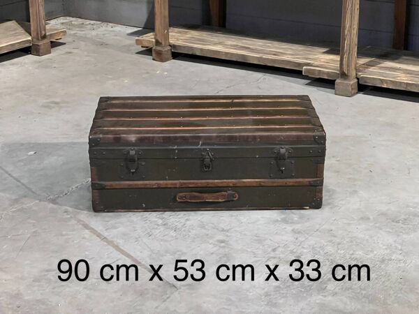 Ancienne malle de voyage