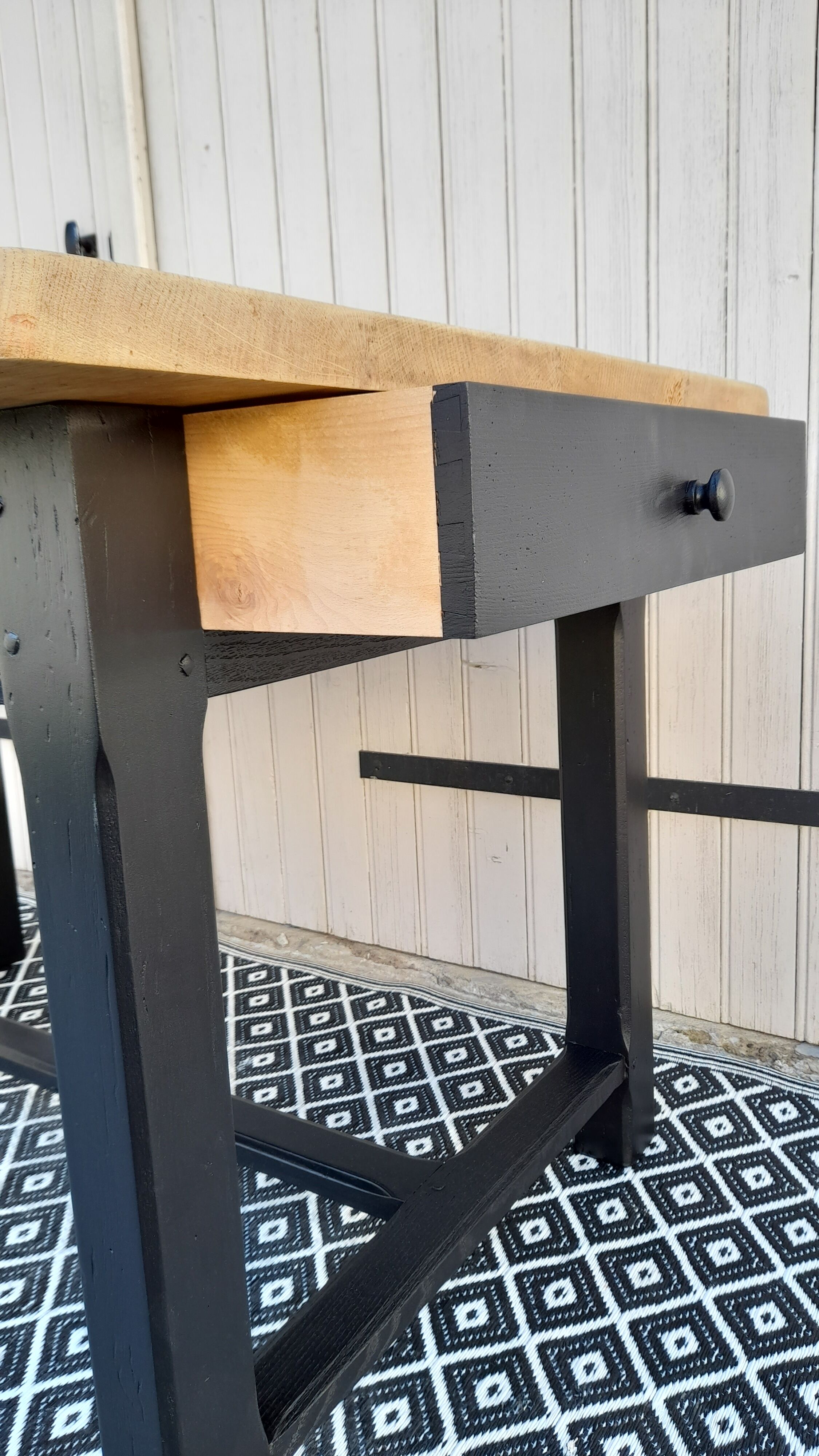 Square foot farm table