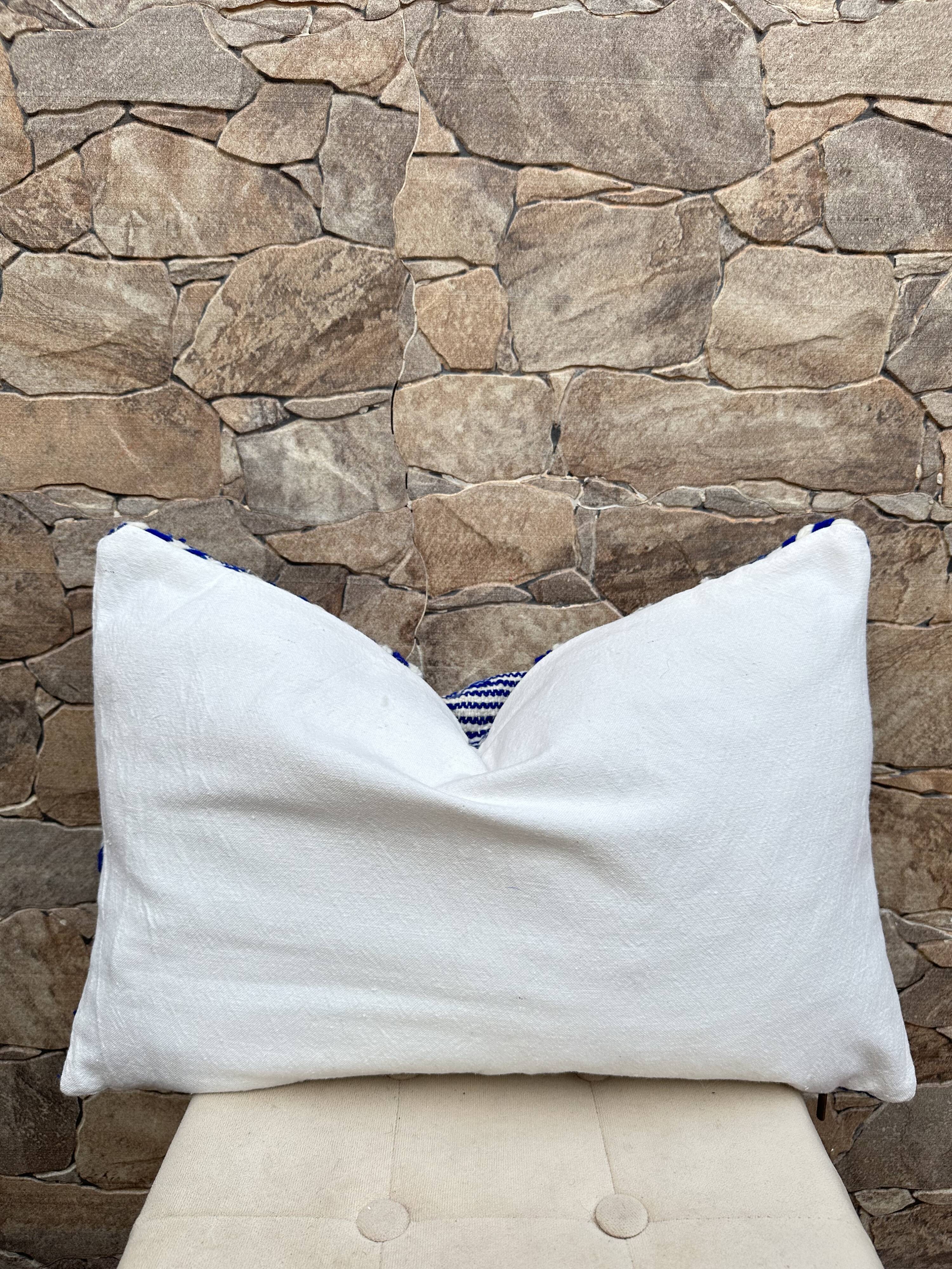 Handmade cushion cover in Berber wool: Moroccan Kilim cushion
