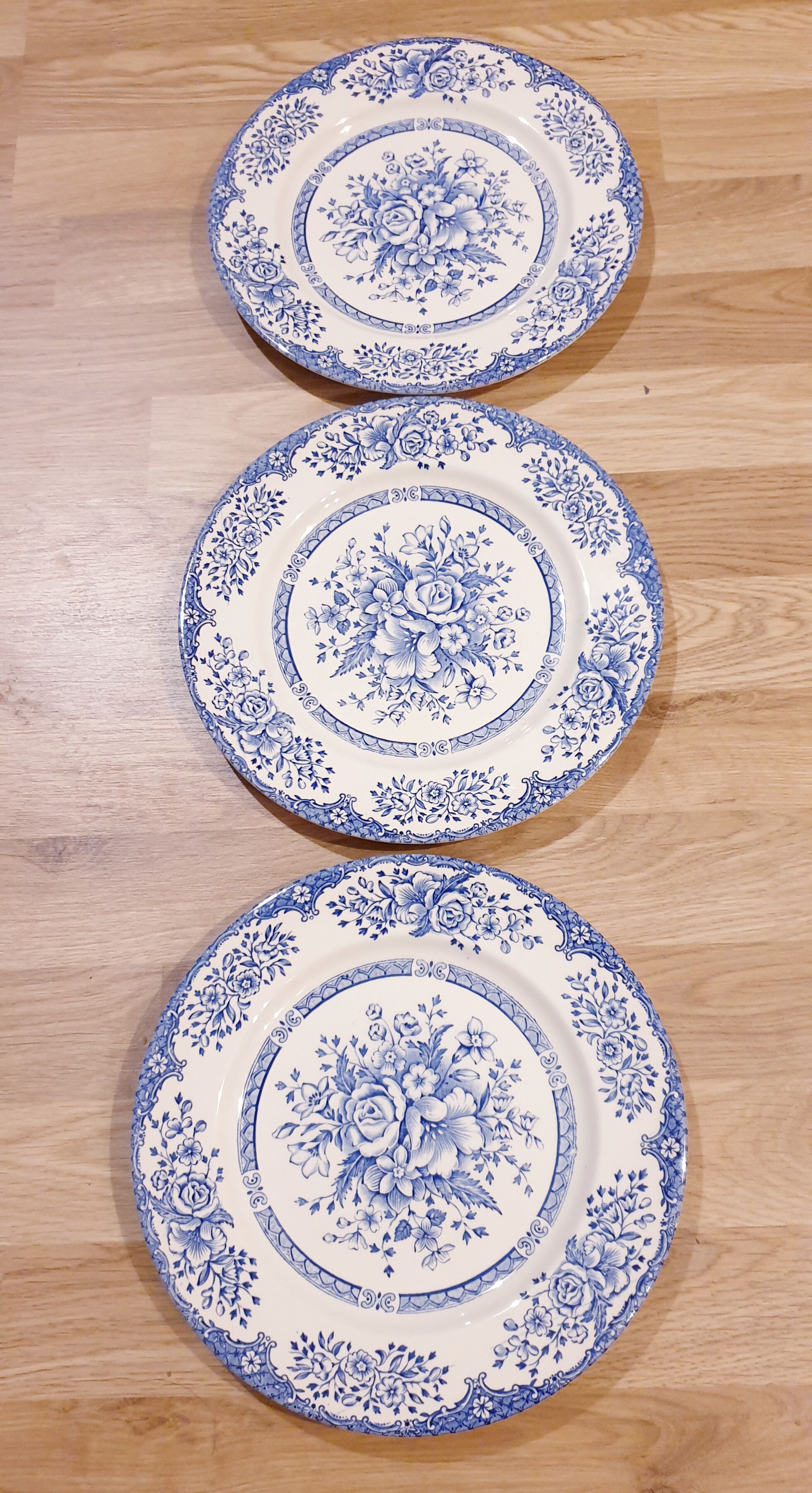 3 plates blue flower vintage English porcelain