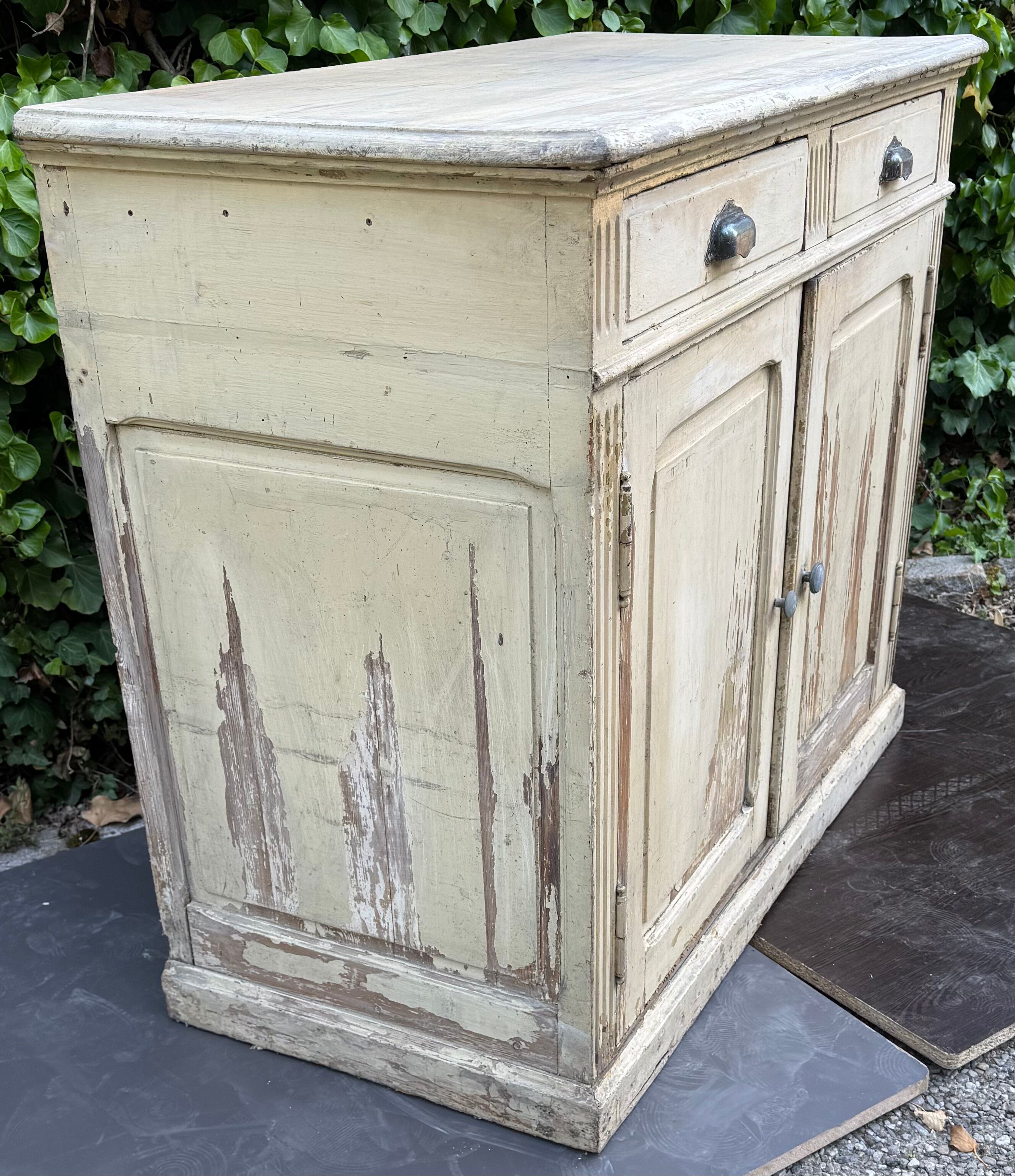 Buffet parisien vintage