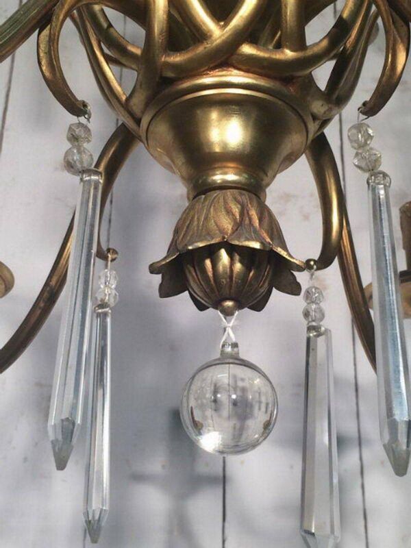 Lustre en bronze et cristaux dans le goût de la maison Baguès