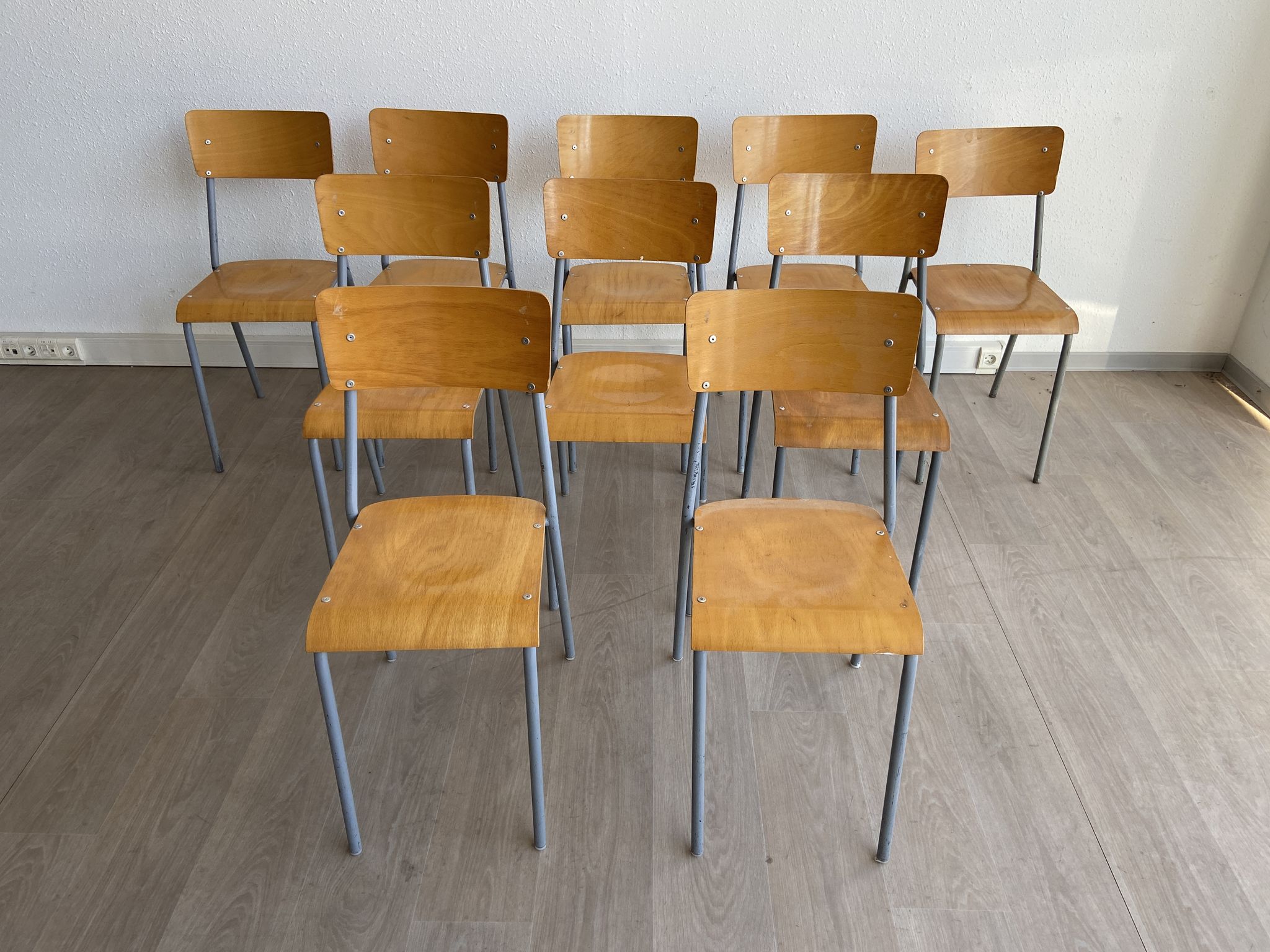 Set of 10 school chairs 70s