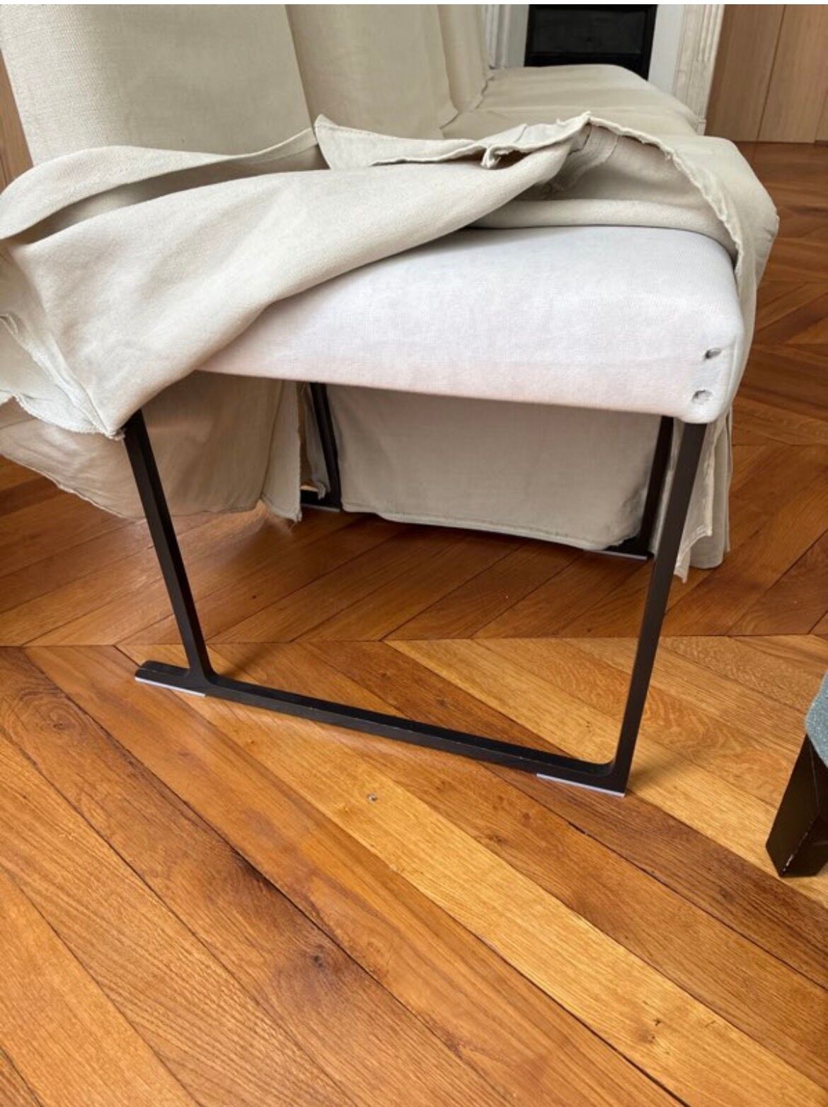 Set of 6 Maxalto chairs with covers.