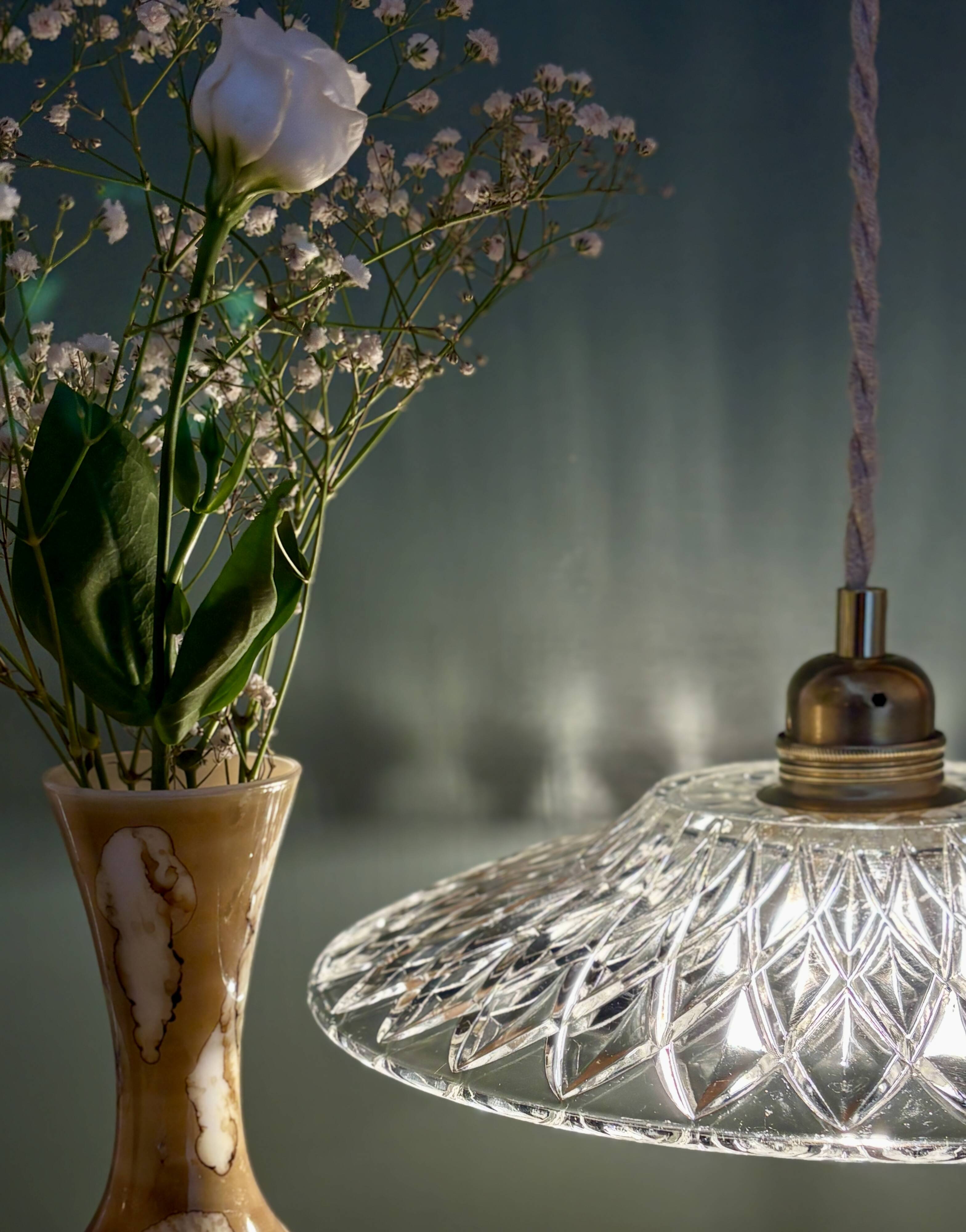 Suspension abat-jour vintage en verre moulé - collection vaisselle -