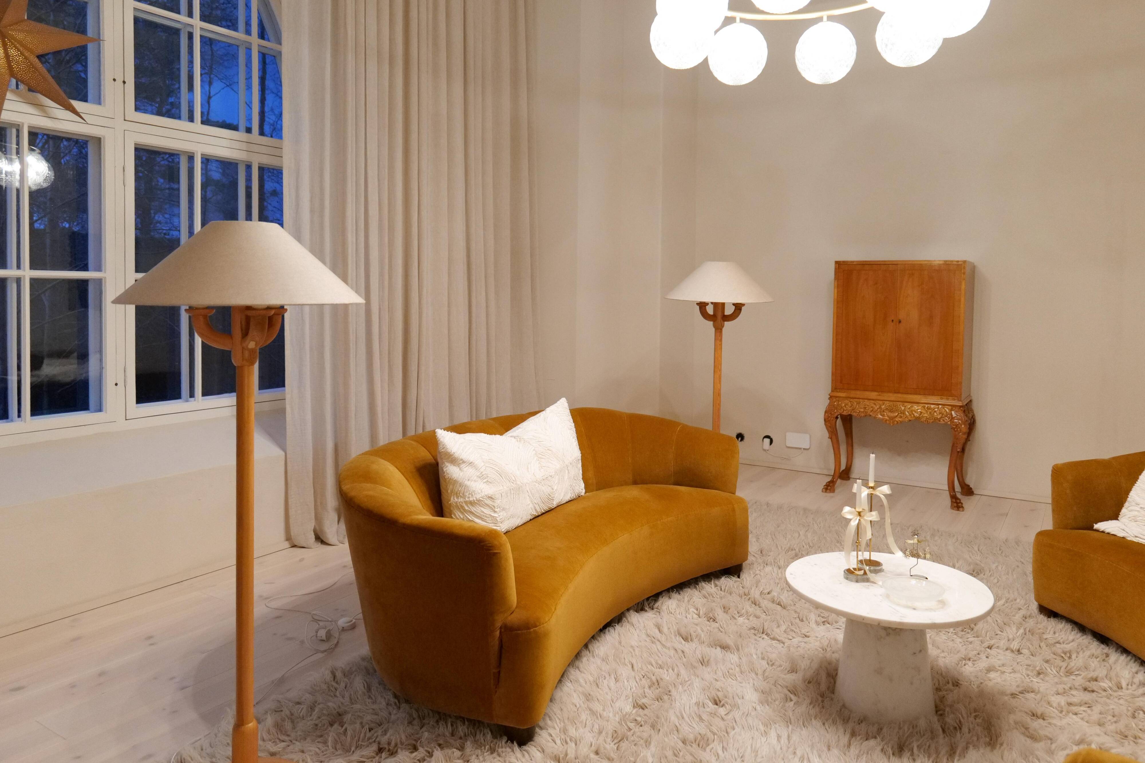 Sculptural modern floor lamps in pine, Sweden 1970s.