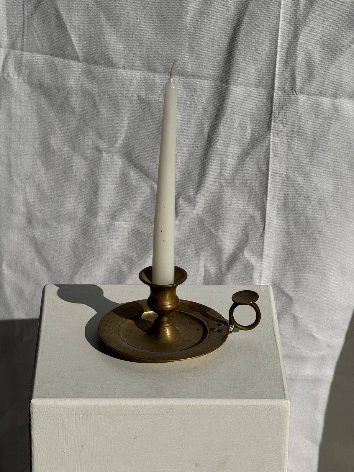 Antique gold hand candlestick with a handle fixed by 3 rivets H8 D13