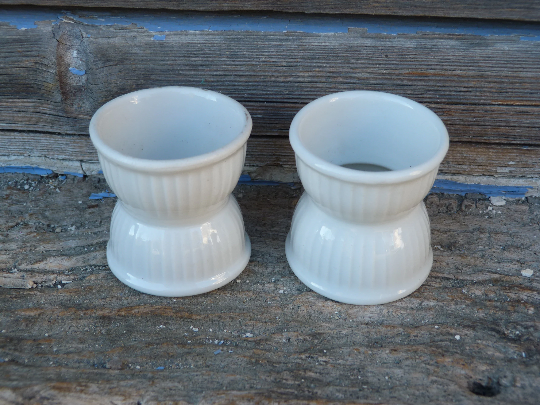 Set of 2 domino shaped shells in white ceramic