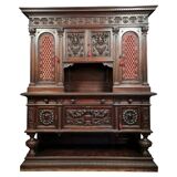Buffet Renaissance de château en noyer massif vers 1850