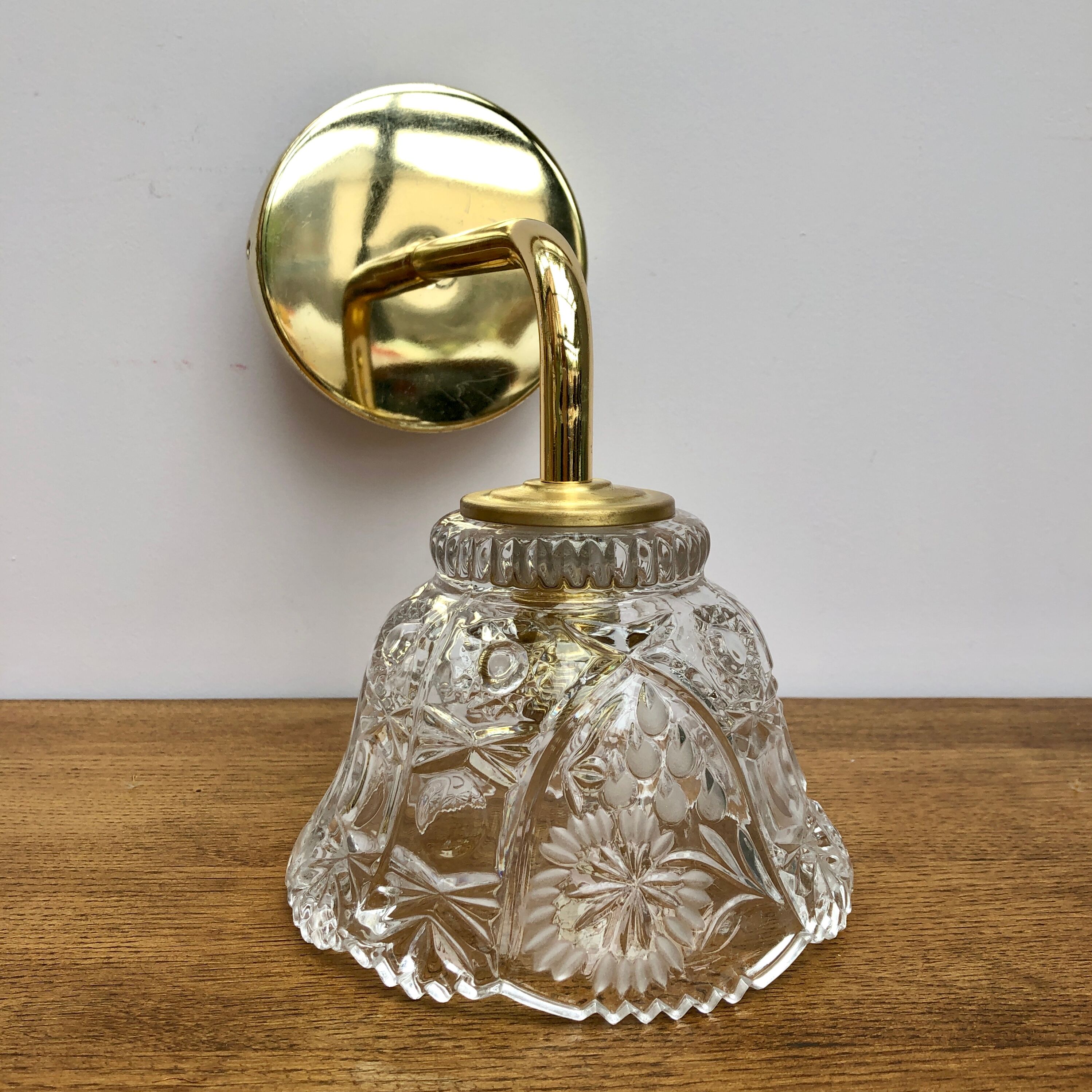 Applique abat-jour vinatge en verre ciselé