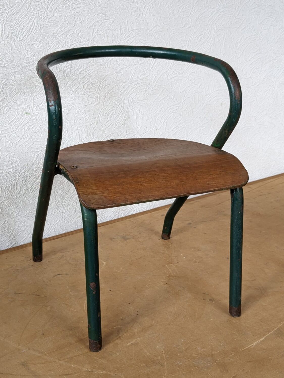 Children's chair by Jacques Hitier