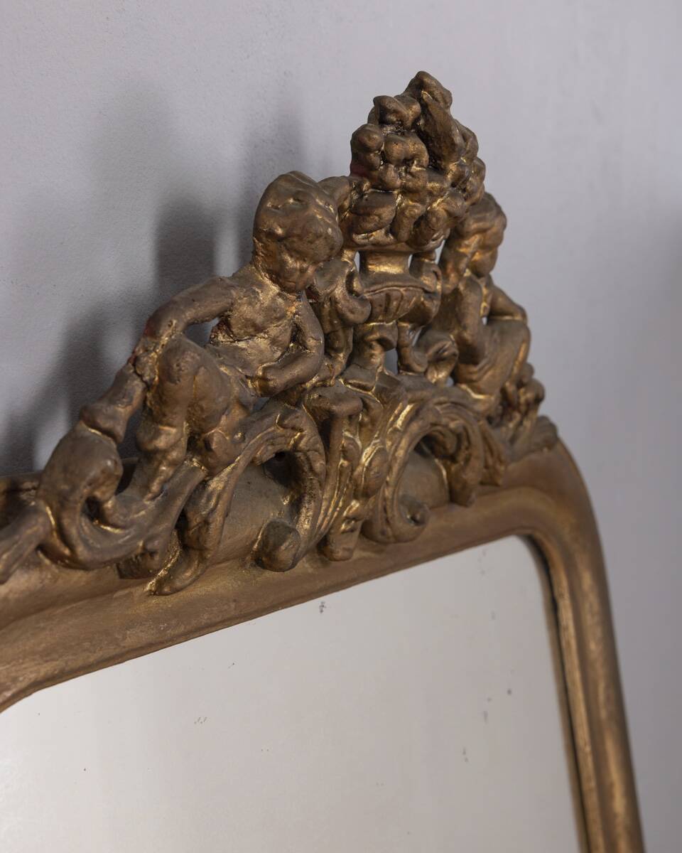 EARLY 20TH CENTURY GOLDEN WOODEN WALL MIRROR DECORATED IN BAROQUE STYLE