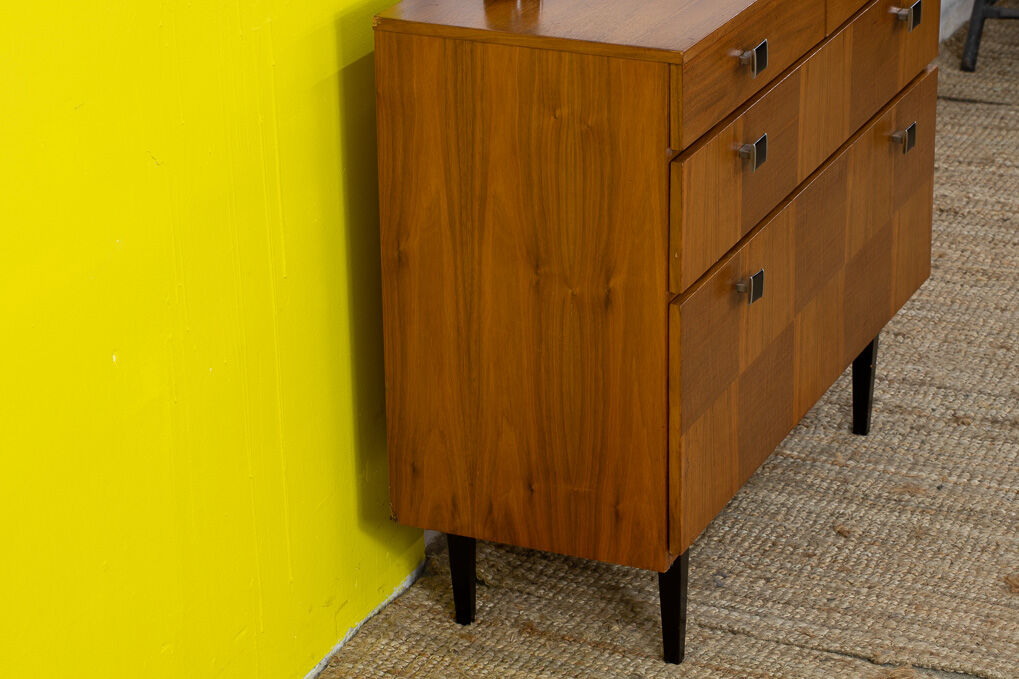Scandinavian chest of drawers – 90 cm