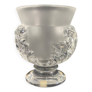 Vase sur piedouche décor