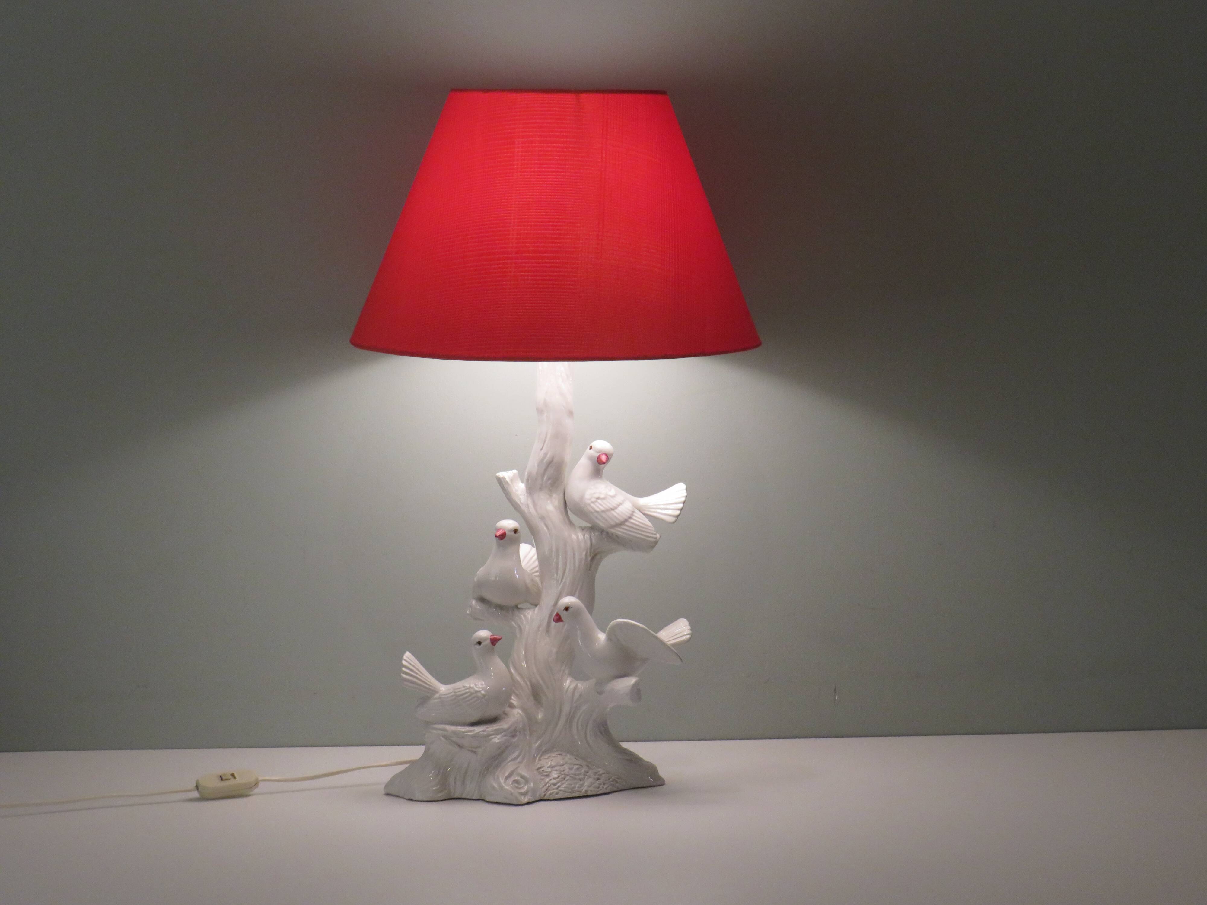 Vintage Italian ceramic table lamp with doves.