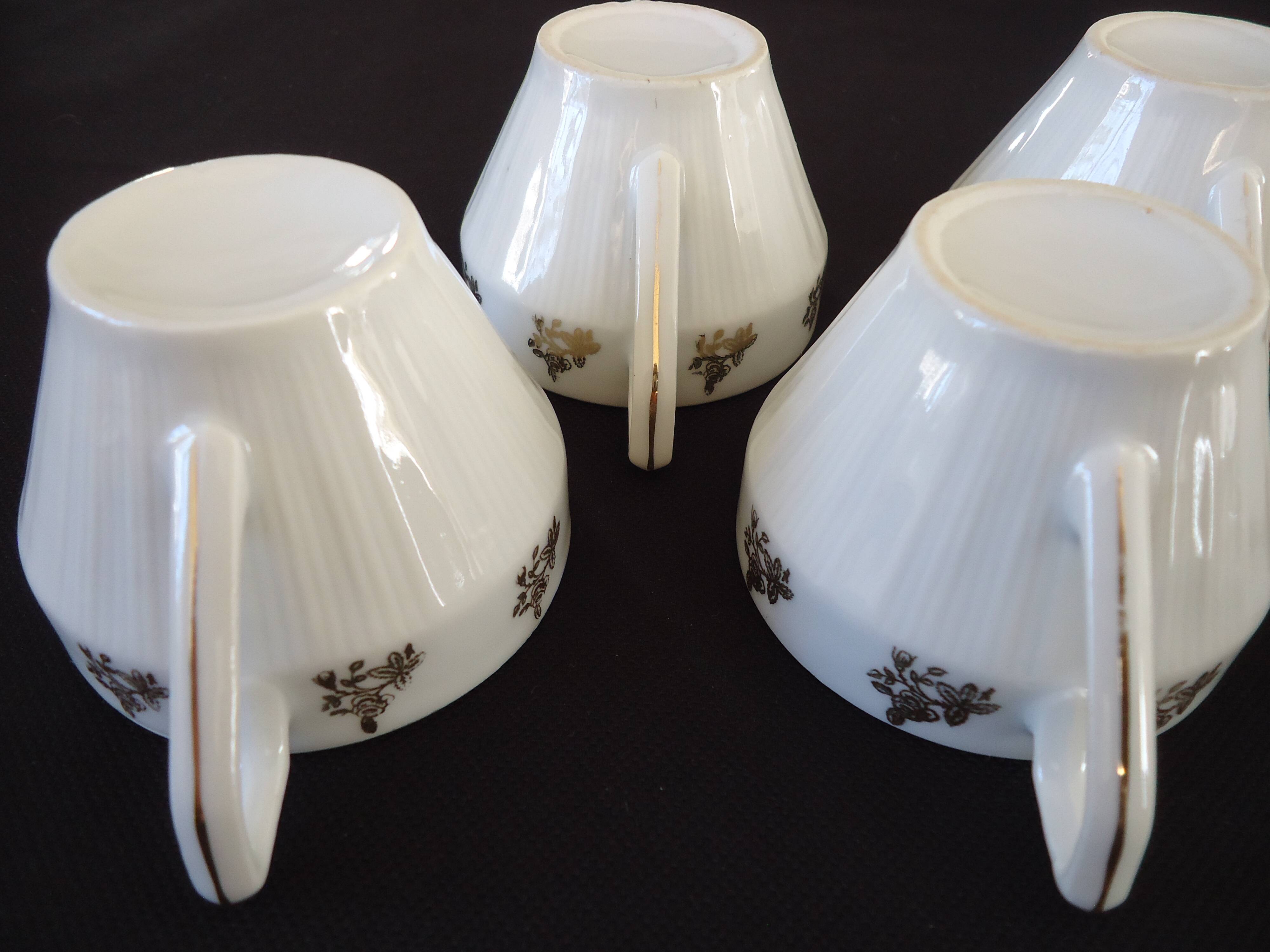 6 tasses à café et sous-tasses en porcelaine fine Art Déco