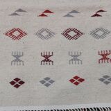 Tapis blanc à motifs berbères fait main 200x145cm