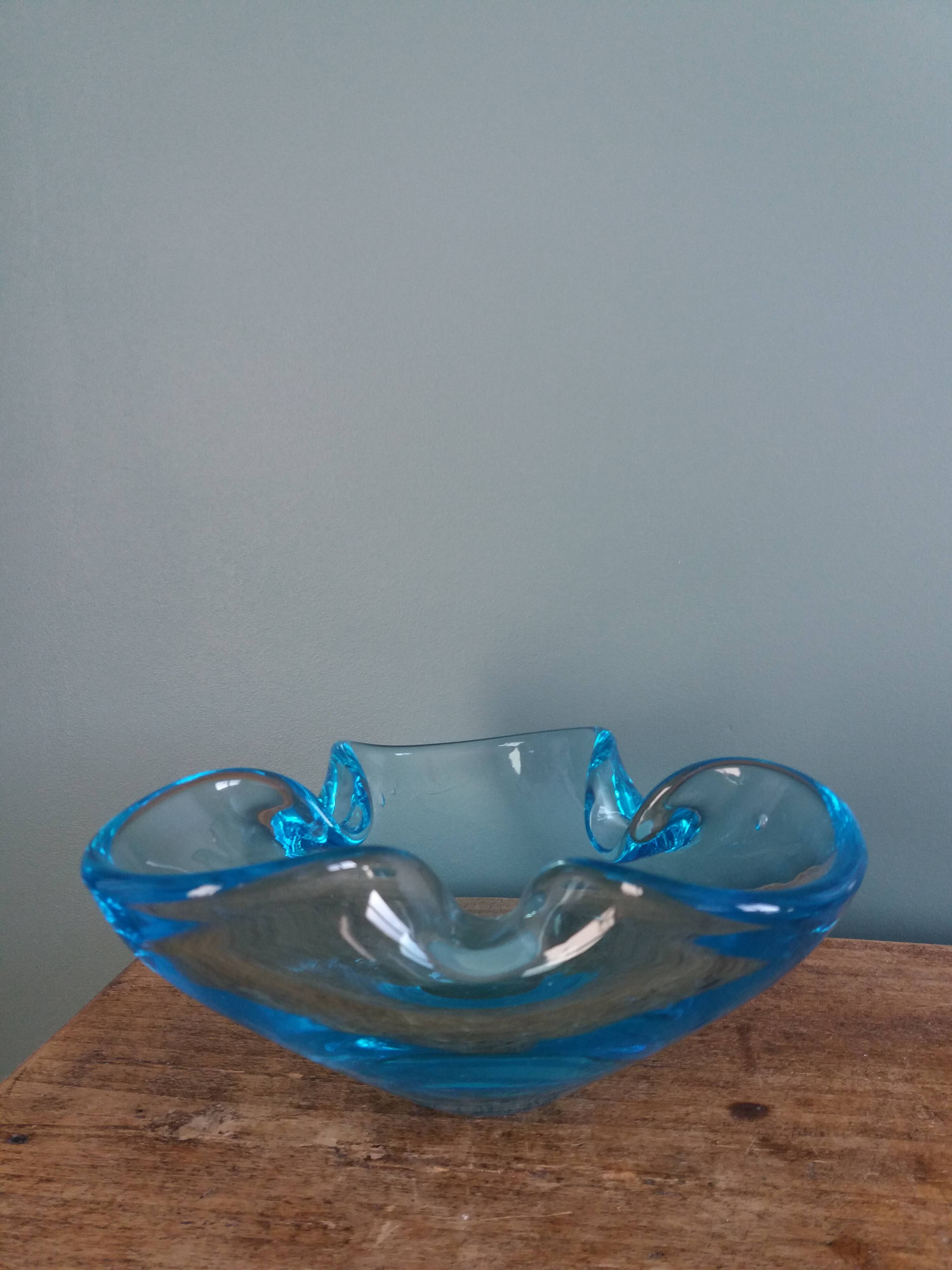 Murano turquoise blue glass trilobed empty pocket ashtray