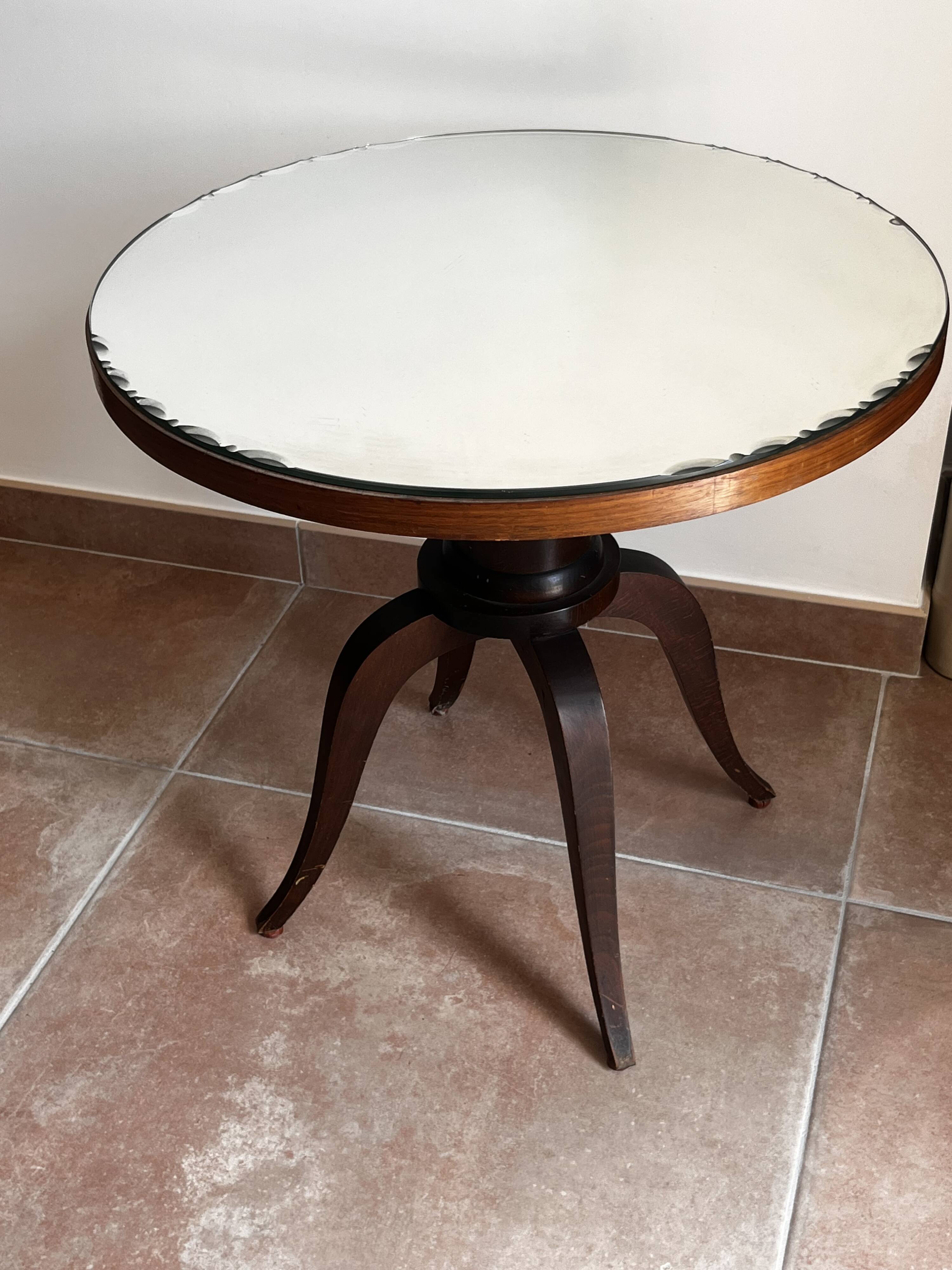 Art Deco pedestal table