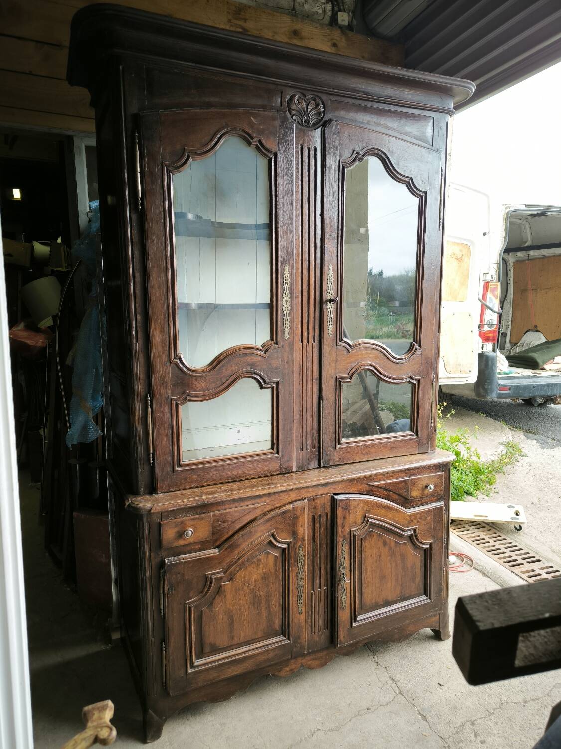 Large two-part oak buffet from the Regency period