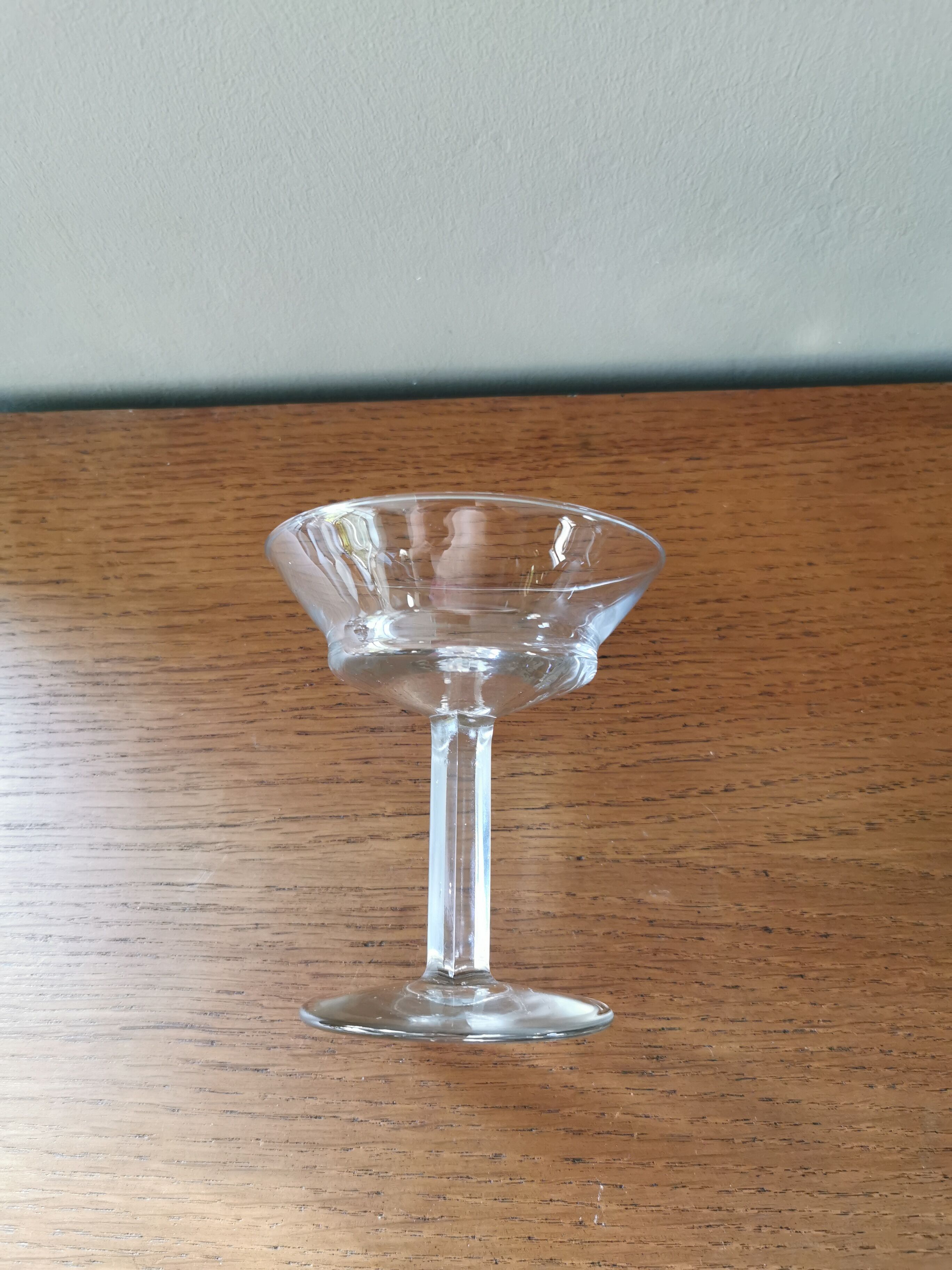 Suite of 9 old champagne glasses