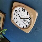 Vintage clock square silent wall clock "Mocha Spotlight"