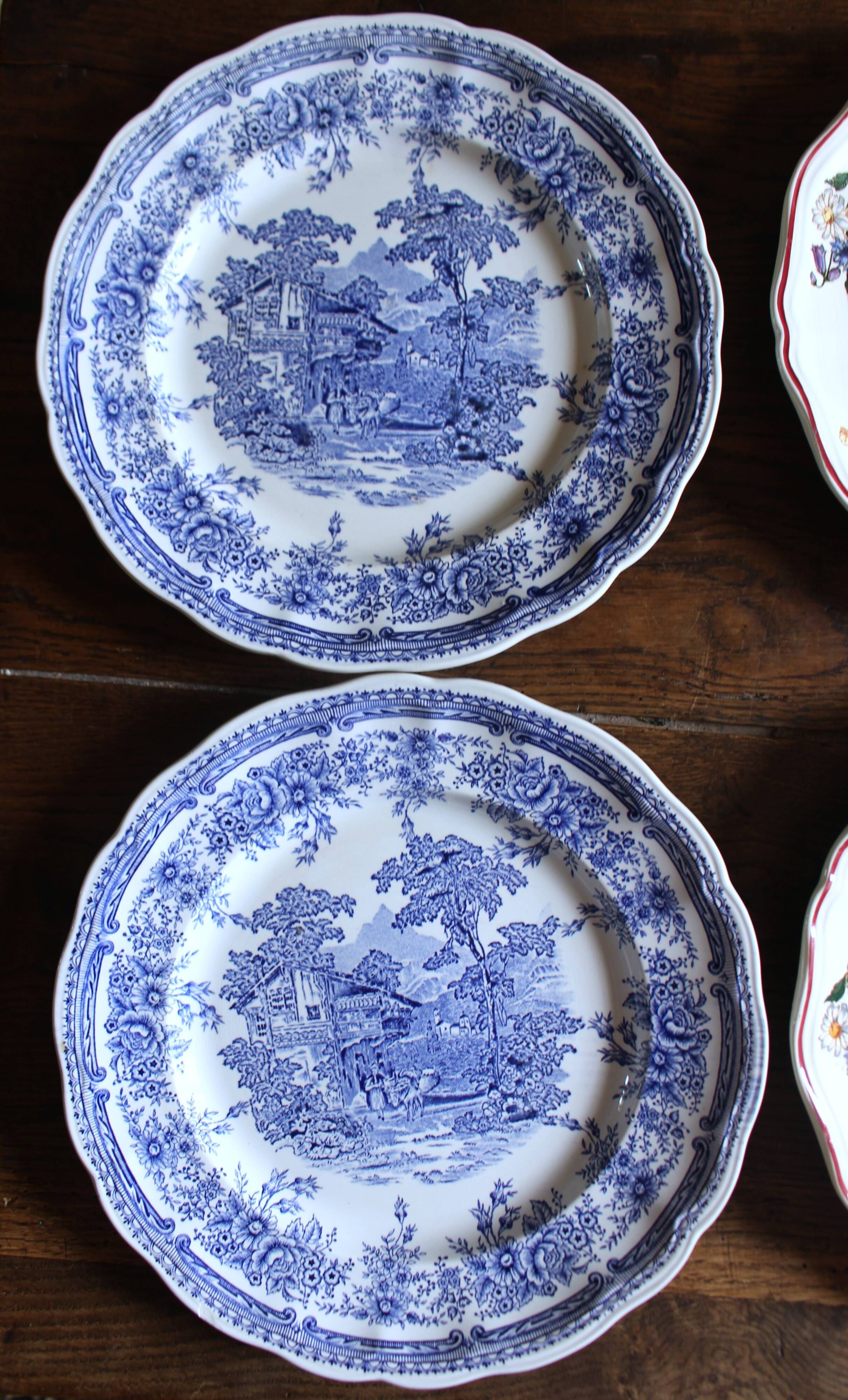 A set of 6 flat plates pairs Sarreguemines Lunéville Blue Flowers.