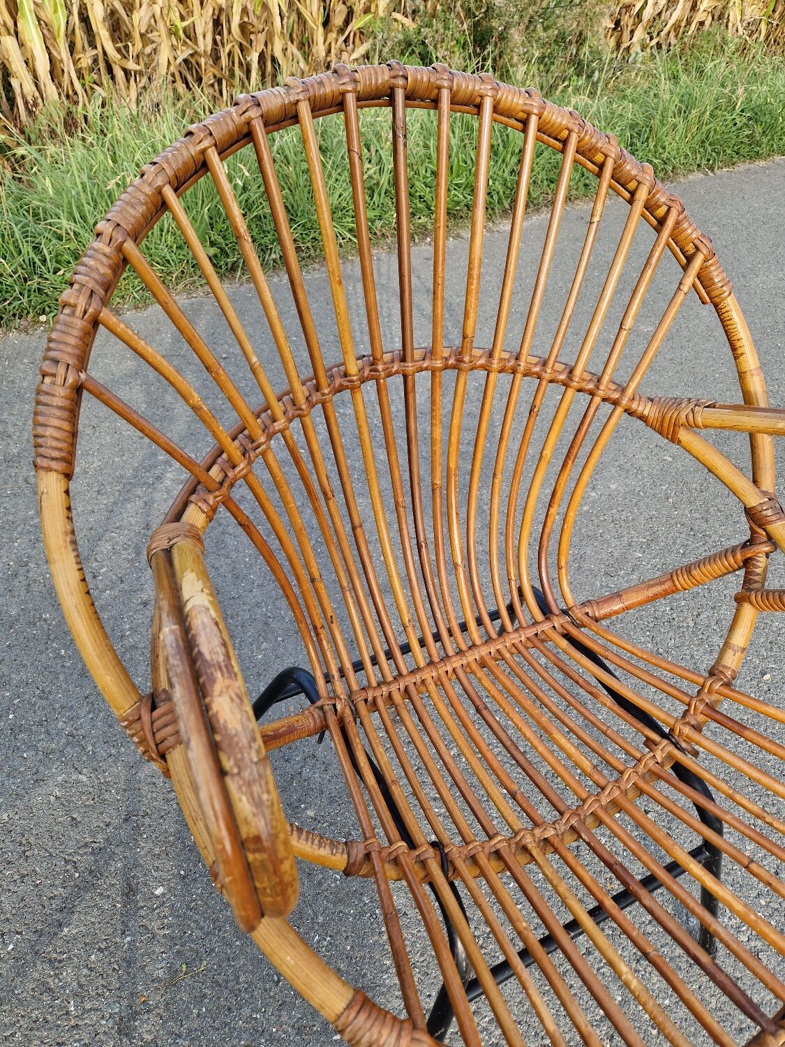 Set of 2 rattan armchairs