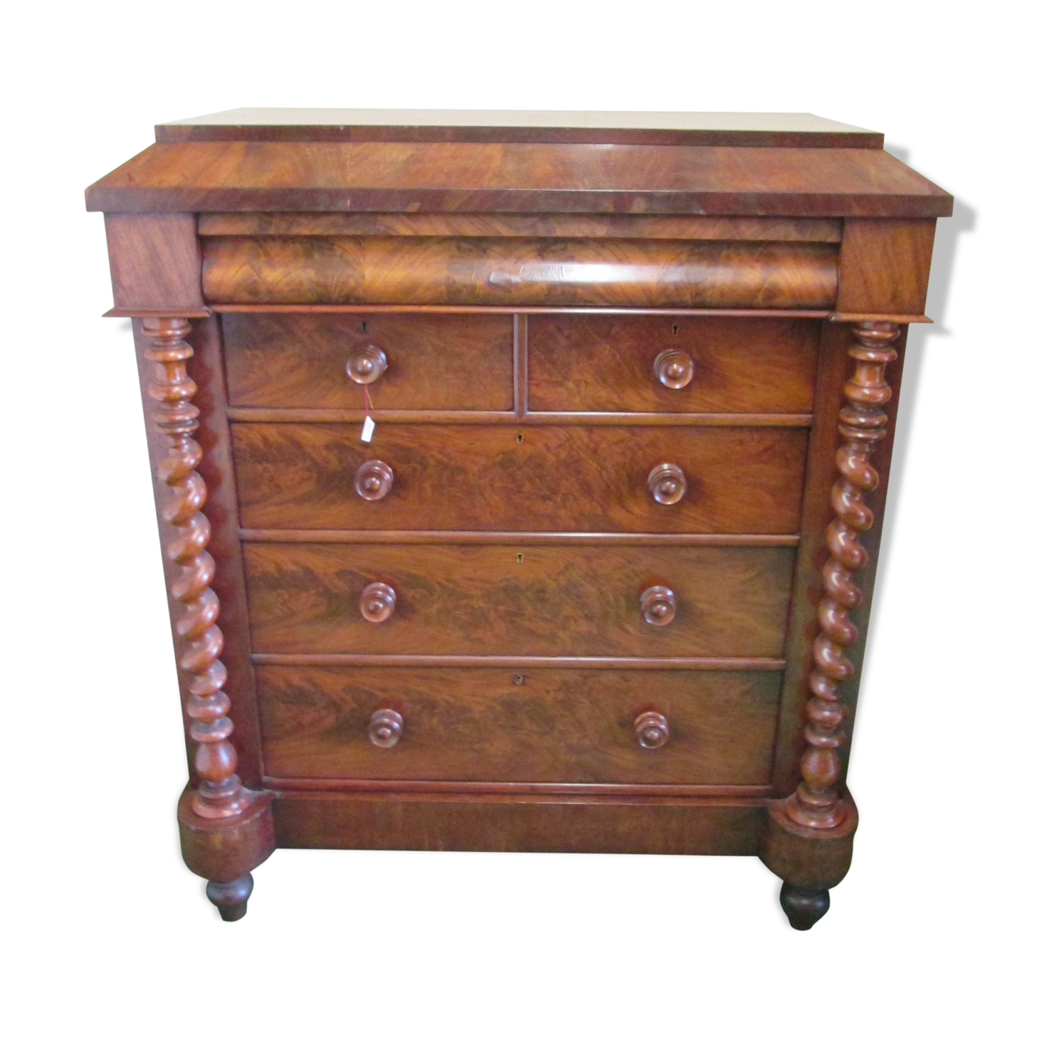 Scottish mahogany chest of drawers from 1880
