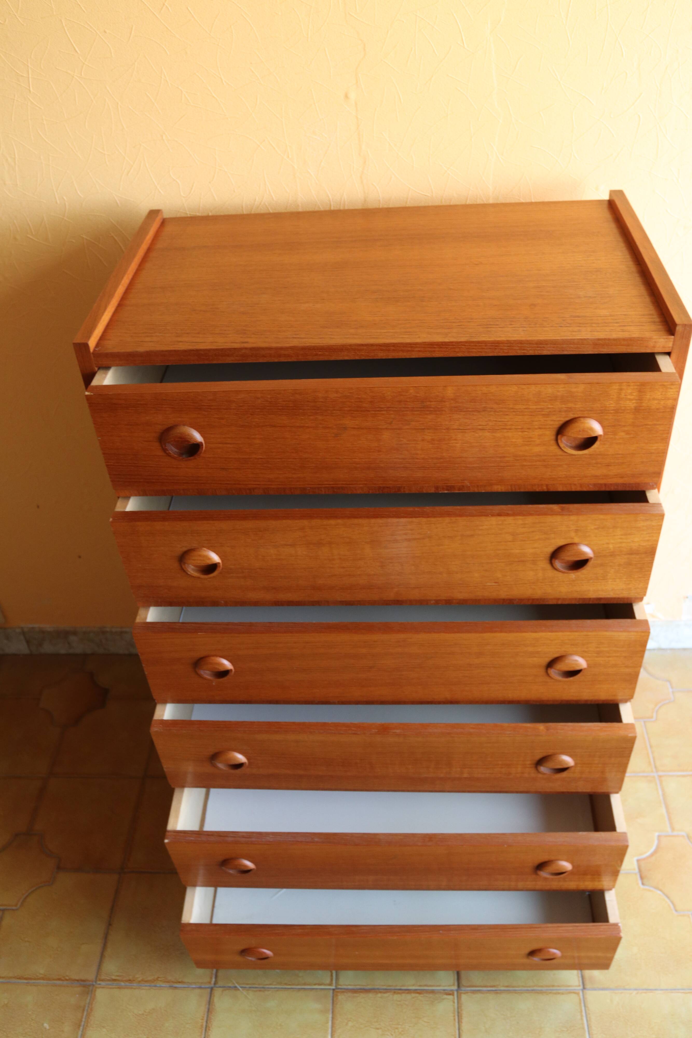 Teak veneer chest of drawers