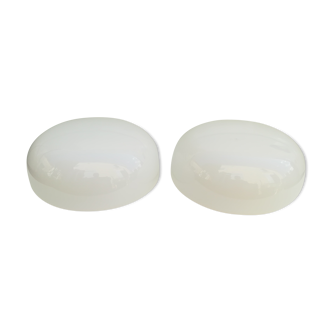Deux plafonniers en opaline des années  60/70