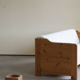 Mid Century Danish Daybed in solid pine, reupholstered in wool, 1980s