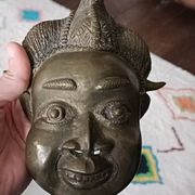 Masque africain vintage en bronze