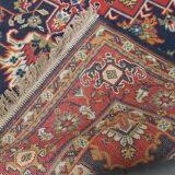 Tapis vintage rouge et bleu foncé – 236 x 170 cm