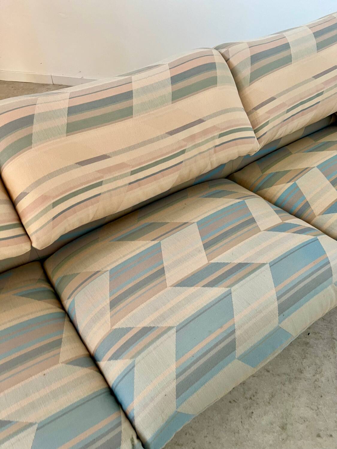 Ancien canapé Maralunga 3 places design italien des années 70 Cassina tissu patchwork