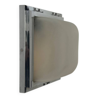 Modernist wall lamp, chrome-plated metal and sandblasted glass, France 1930