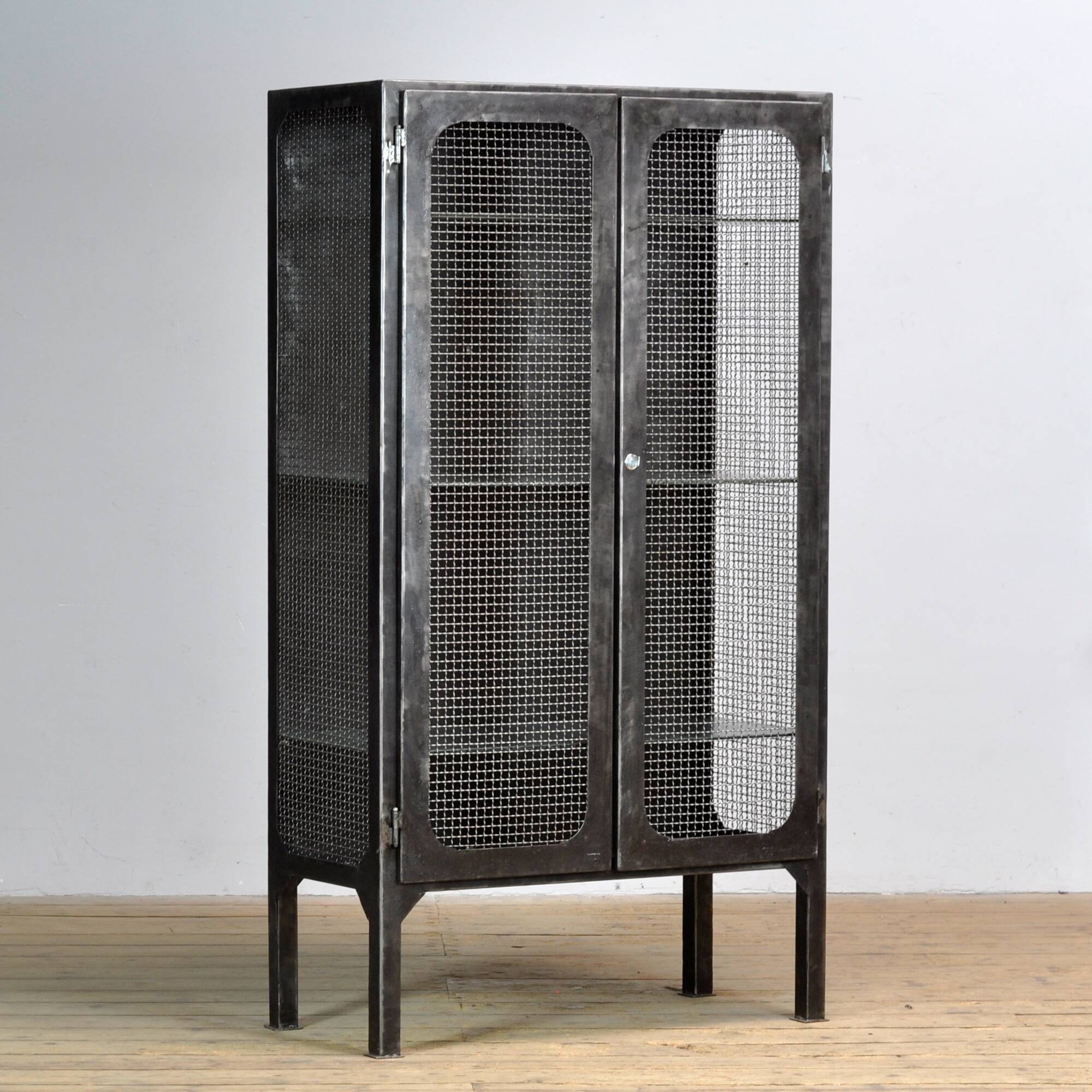 Cabinet médical vintage, années 1970