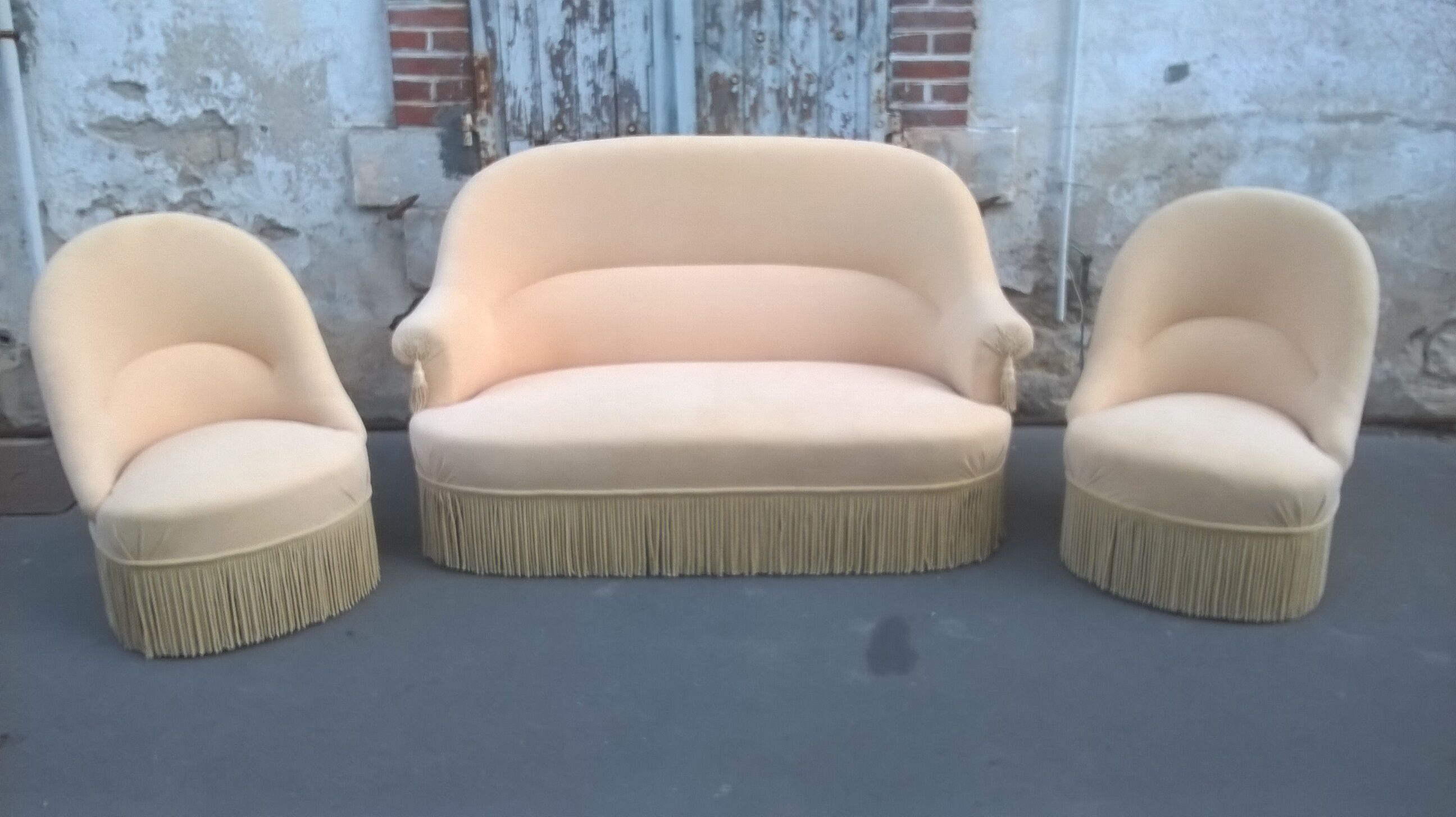 Sofa lounge and toad chairs