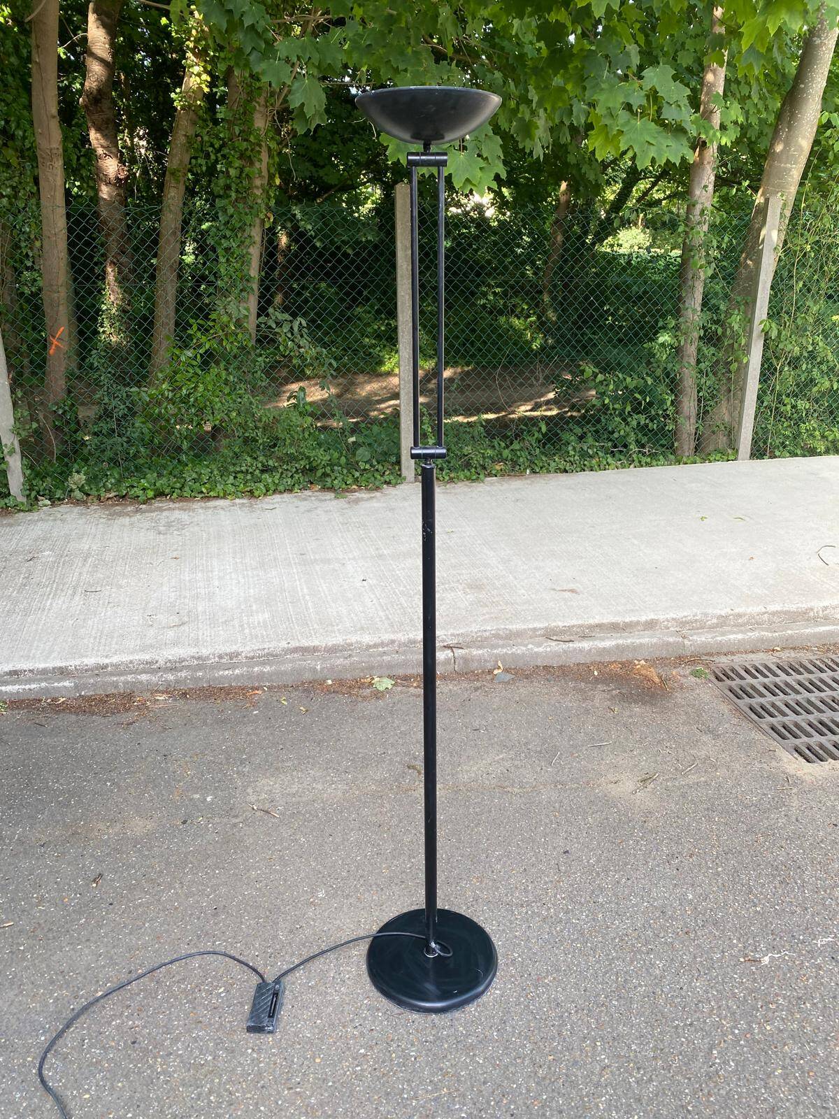 Lampadaire noir coupole vintage en acier articulé