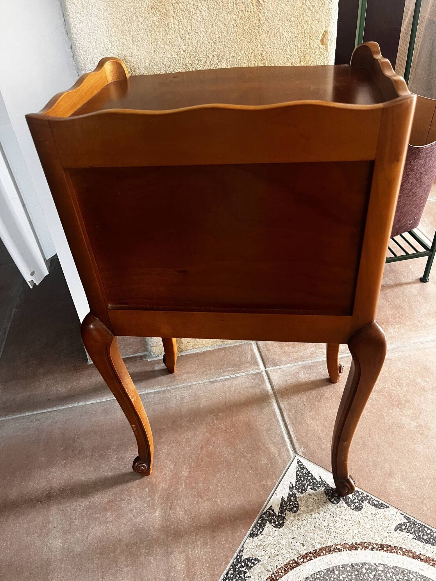 Bedside table