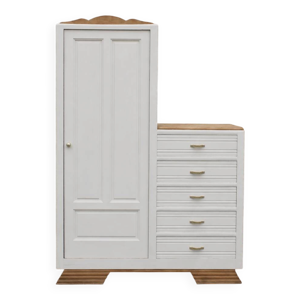 Armoire asymétrique