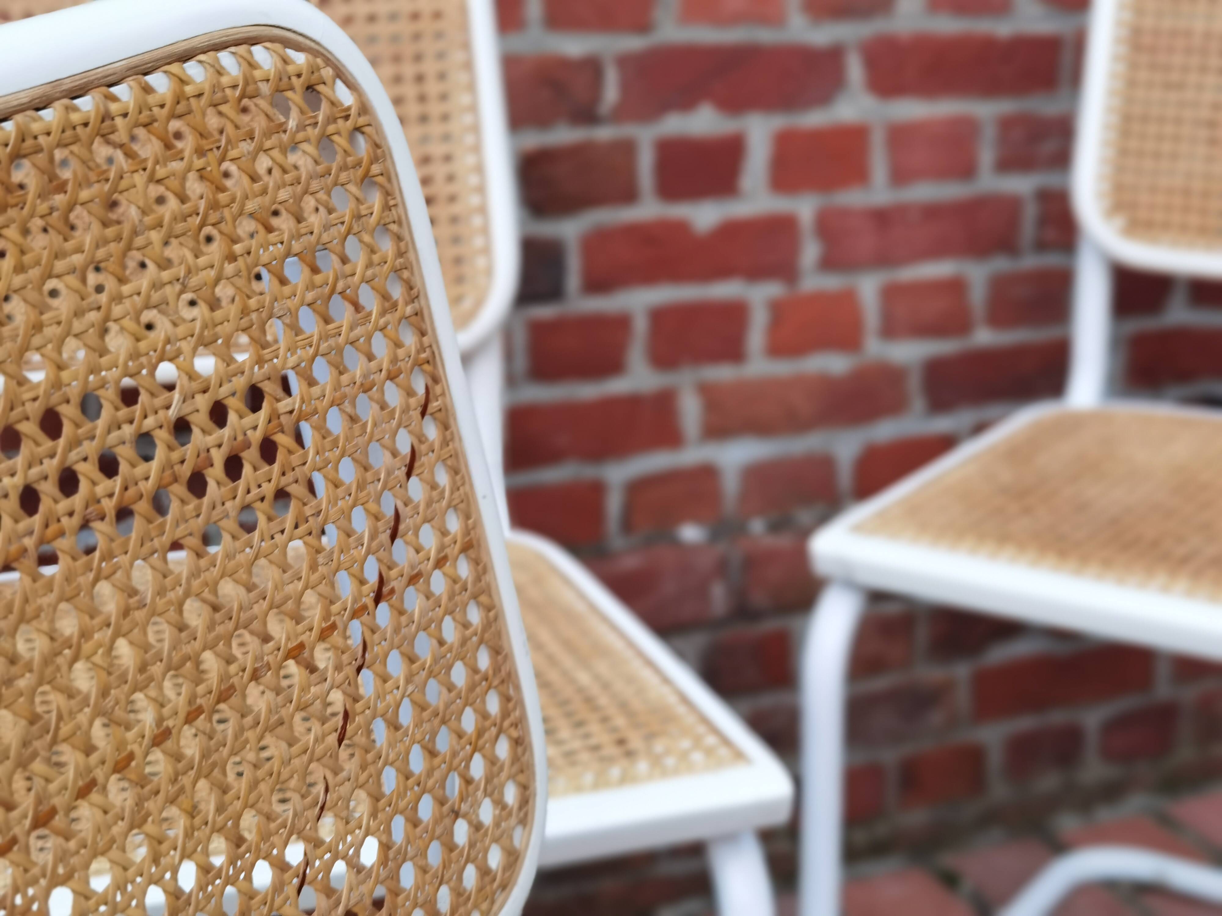 B32 Marcel Breuer white chairs