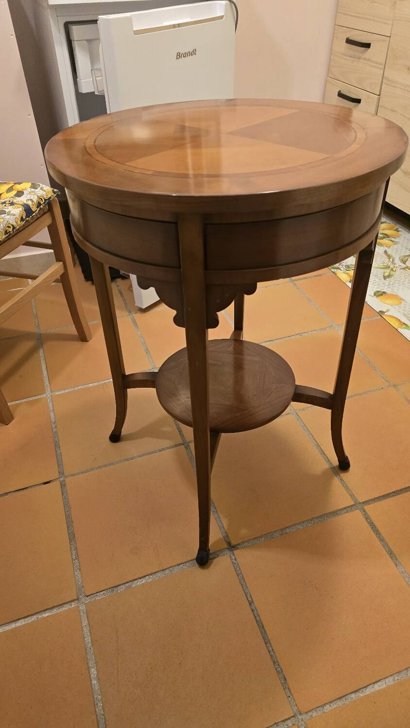 Pedestal Swivel Table with marquetry top