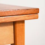 Extendable teak table