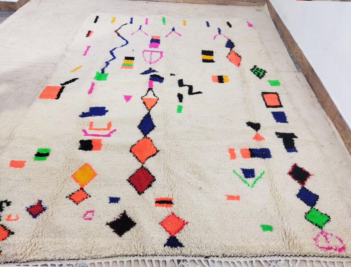 Moroccan berber carpet 278x190cm