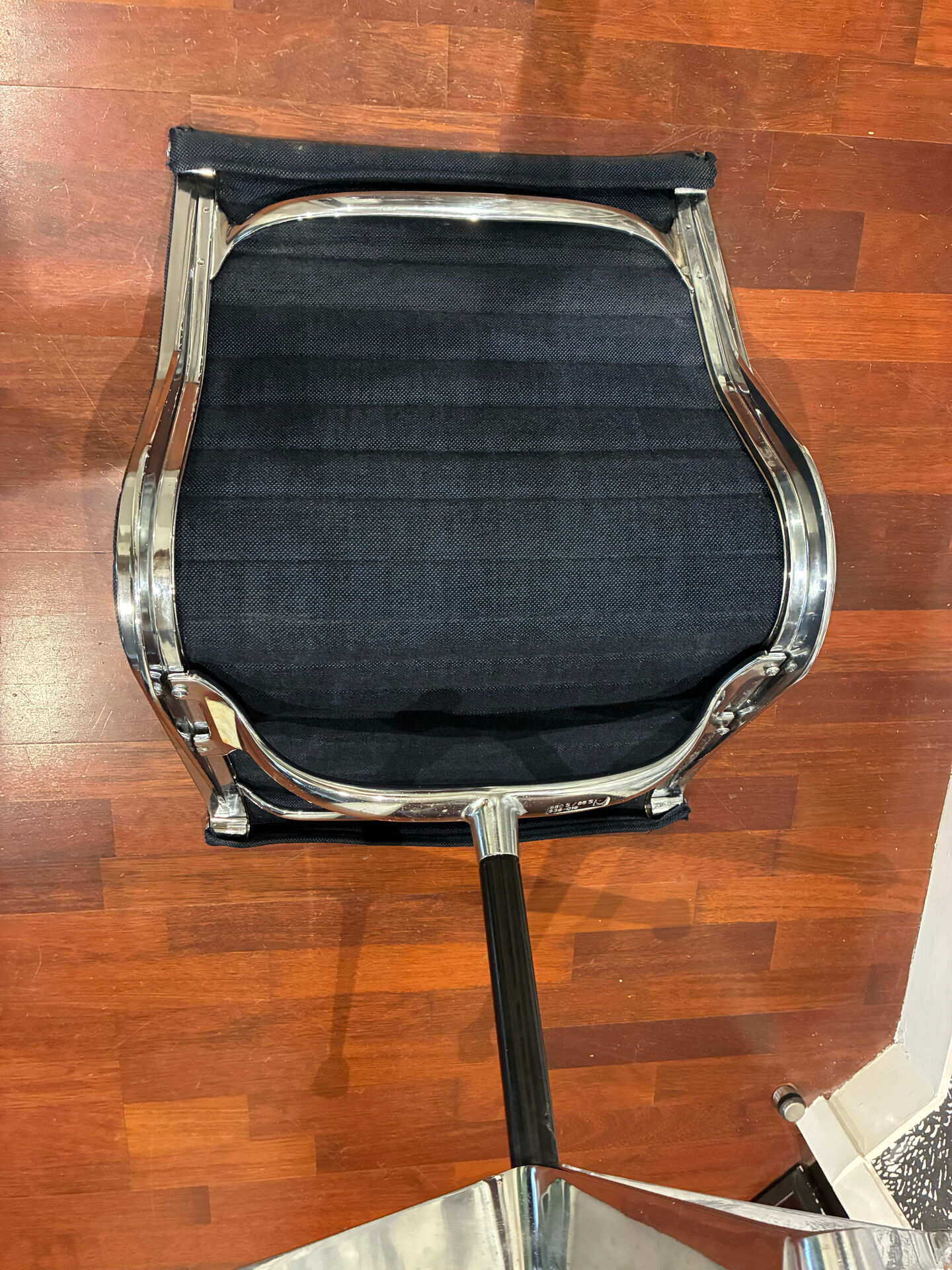 Fauteuil Herman Miller EA105