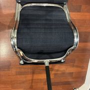 Herman Miller EA105 chair